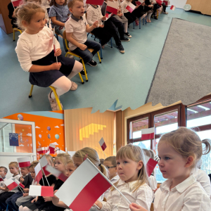 Zdjęcie przedstawia dzieci z Miejskiego Przedszkola w Sośnicowicach.