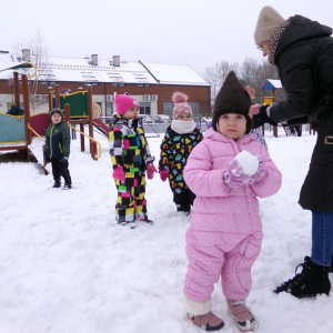 Zdjęcie przedstawia dzieci z Miejskiego Przedszkola w Sośnicowicach.