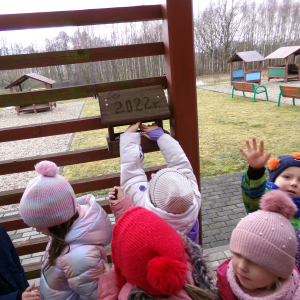 Zdjęcie przedstawia dzieci z grupy Żabki.