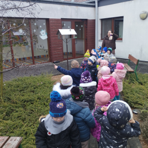 Zdjęcie przedstawia dzieci z grupy Biedronki.