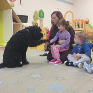 Zdjęcie przedstawia dzieci z grupy Biedronki.