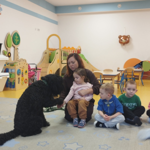 Zdjęcie przedstawia dzieci z grupy Biedronki.