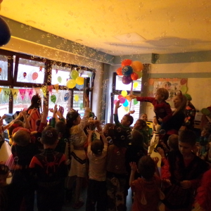 Zdjęcie przedstawia dzieci z Miejskiego Przedszkola w Sośnicowicach.