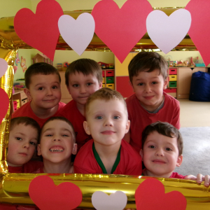 Zdjęcie przedstawia dzieci z grupy Motylki.