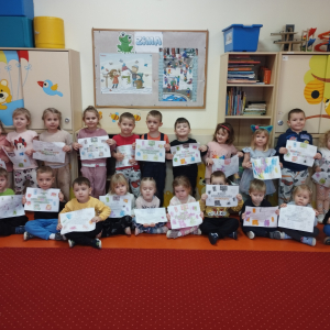 Zdjęcie przedstawia dzieci z Miejskiego Przedszkola w Sośnicowicach.
