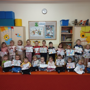 Zdjęcie przedstawia dzieci z Miejskiego Przedszkola w Sośnicowicach.