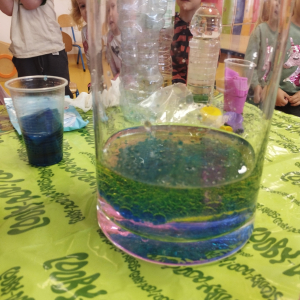 Zdjęcie przedstawia dzieci z grupy Biedronki.