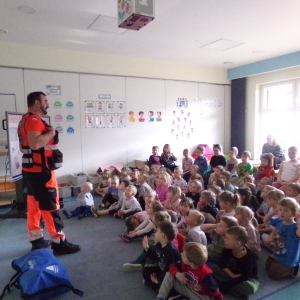 Zdjęcie przedstawia dzieci z Miejskiego Przedszkola w Sośnicowicach.