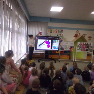 Zdjęcie przedstawia dzieci z Miejskiego Przedszkola w Sośnicowicach.