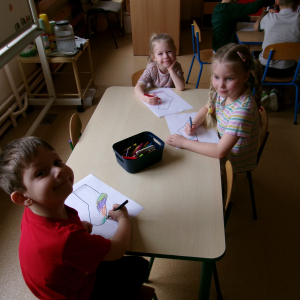 Zdjęcie przedstawia dzieci z grupy Motylki.