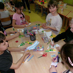 Zdjęcie przedstawia dzieci z grupy Motylki.