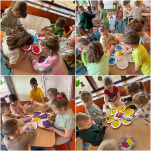 Zdjęcie przedstawia dzieci z grupy Żabki.