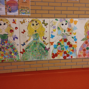 Plakaty grup Biedronki, Żabki, Jeżyki i Pszczółki. 