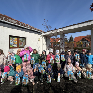 Zdjęcie przedstawia dzieci z grupy Żabki.