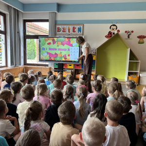 Zdjęcie przedstawia dzieci z Miejskiego Przedszkola w Sośnicowicach.
