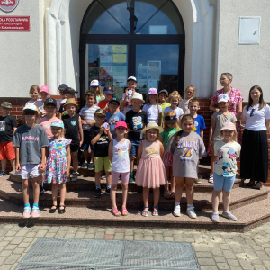 Zdjęcie przedstawia dzieci z Miejskiego Przedszkola w Sośnicowicach.